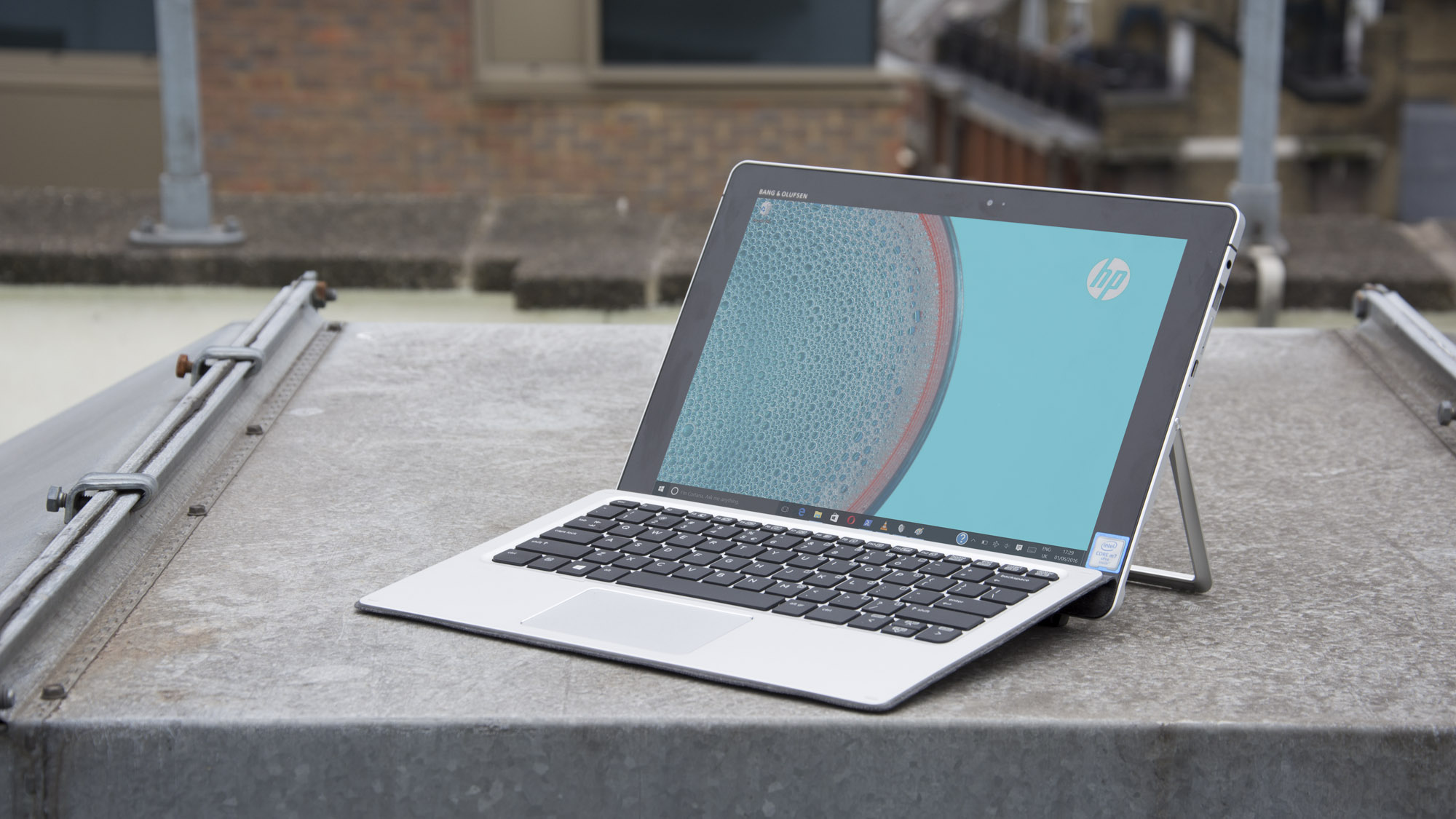 Recenzia HP Elite x2: V niektorých ohľadoch prekonáva Surface Pro 4 (ale nie v iných)