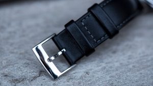 Revisión de Huawei Watch: el reloj lleva una correa estándar de 18 mm