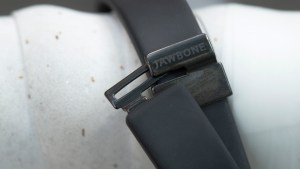 Jawbone Up3 anmeldelse: Spænden er det værste aspekt af Up3's design - det er virkelig besværligt at justere