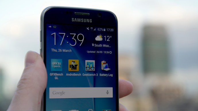 Samsung Galaxy S6 vs LG G4 - Samsung Galaxy S6-skjerm