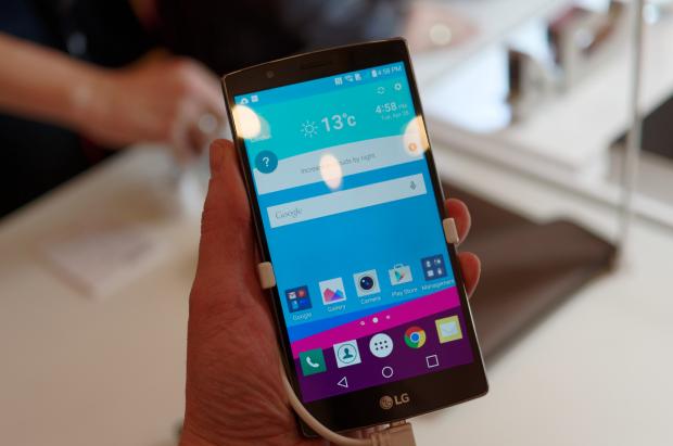 Samsung Galaxy S6 vs LG G4 – LG G4 ekraan